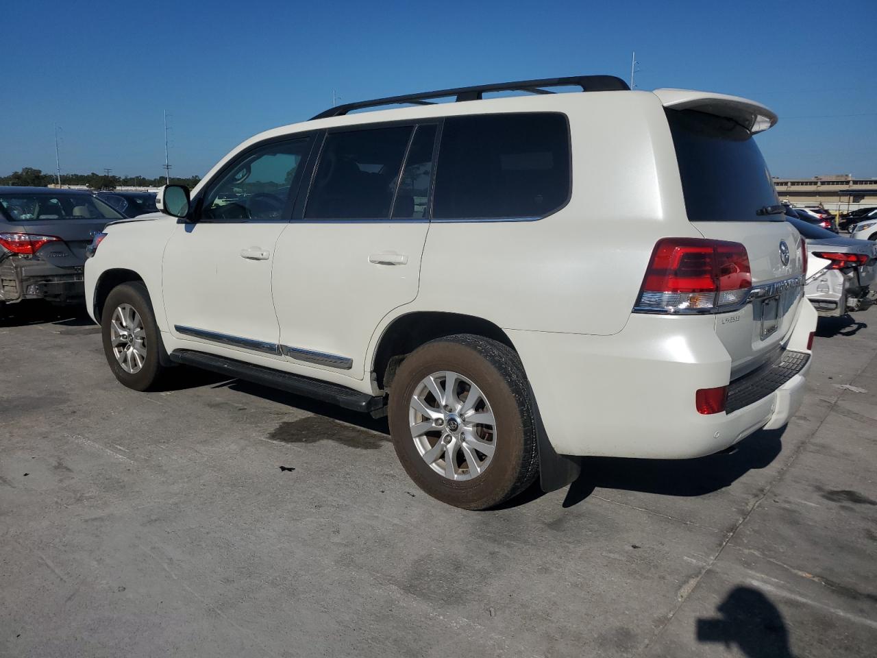 JTMCY7AJ2G4041240 2016 TOYOTA LAND CRUISER - Image 2