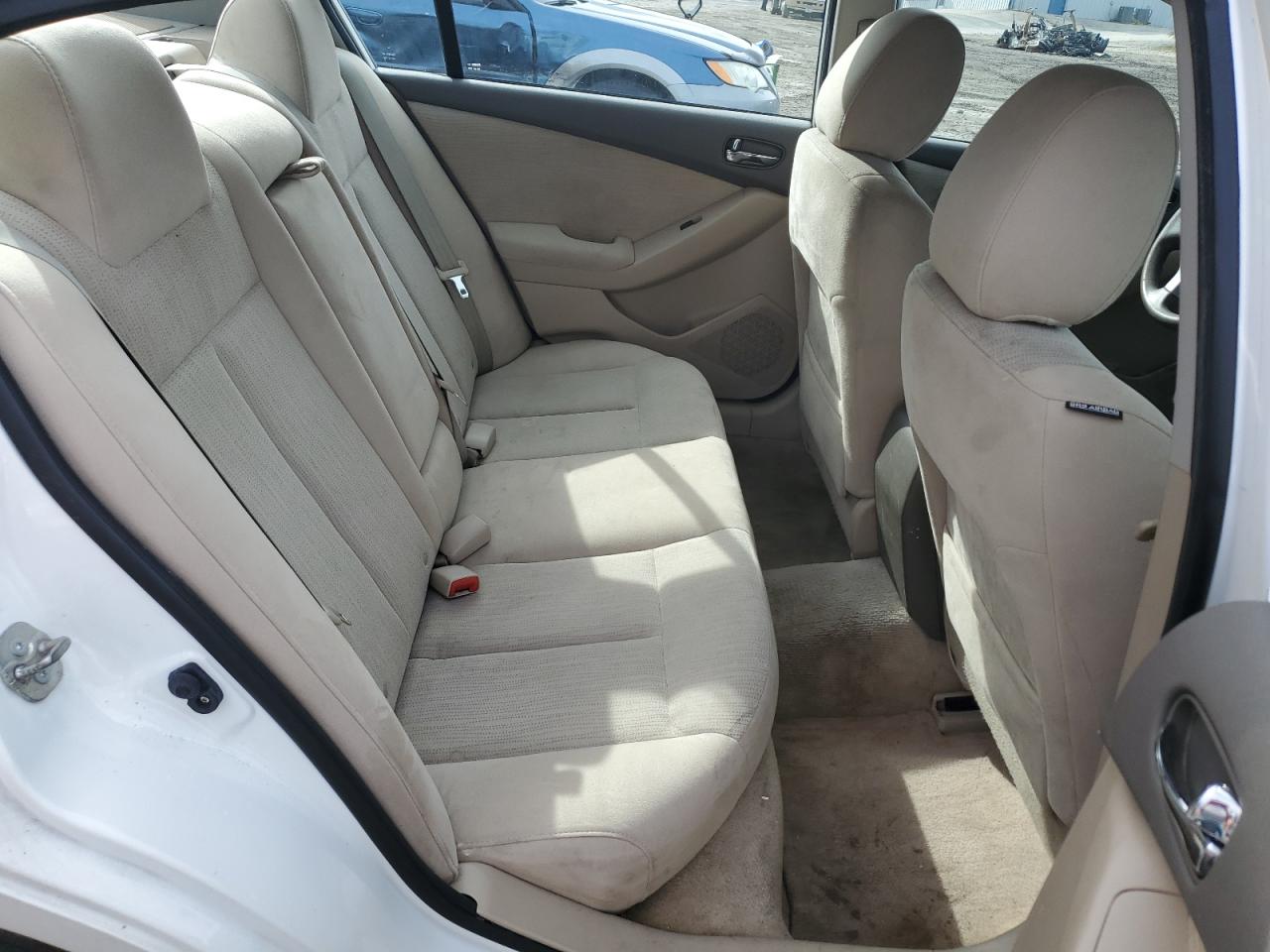 2012 Nissan Altima - Image 10