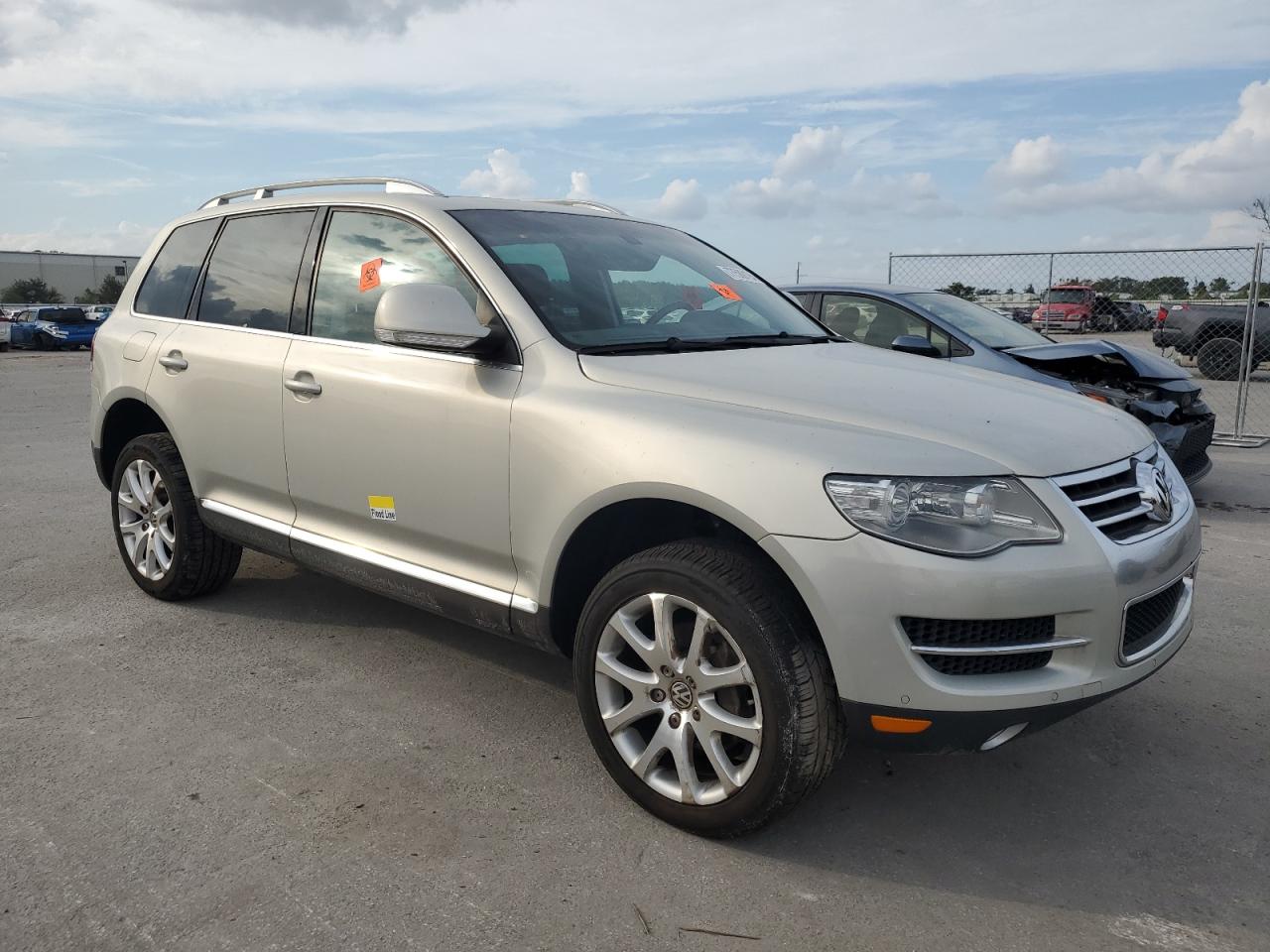 2008 Volkswagen Touareg - Image 4