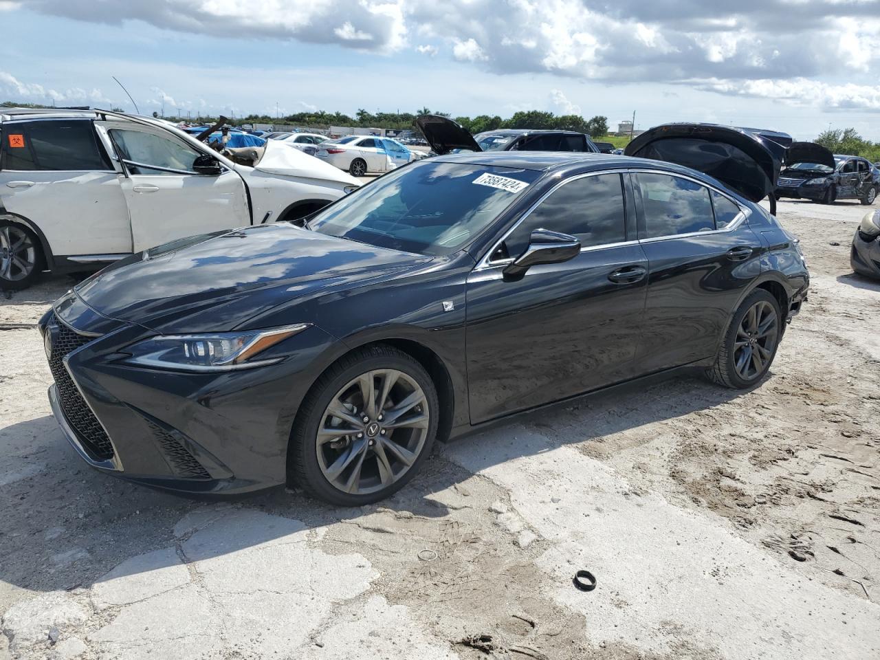 2021 Lexus ES - Image 1