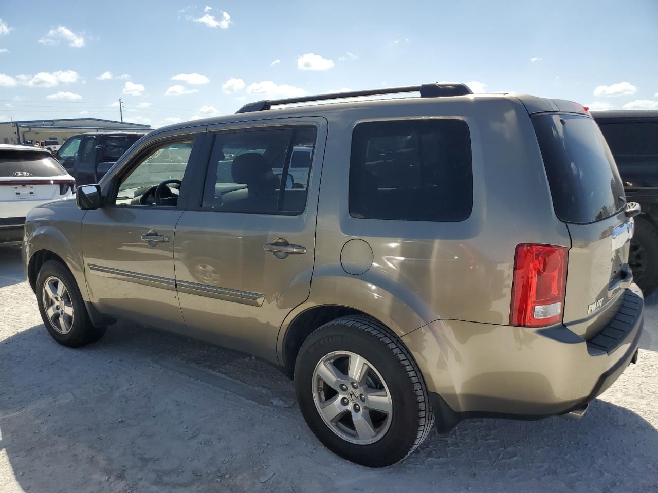 2011 Honda Pilot - Image 2