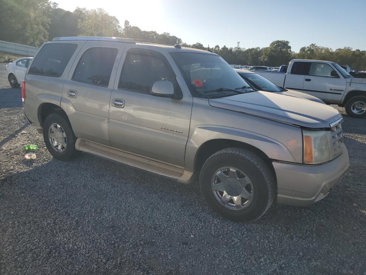 2004 Cadillac Escalade - Image 4