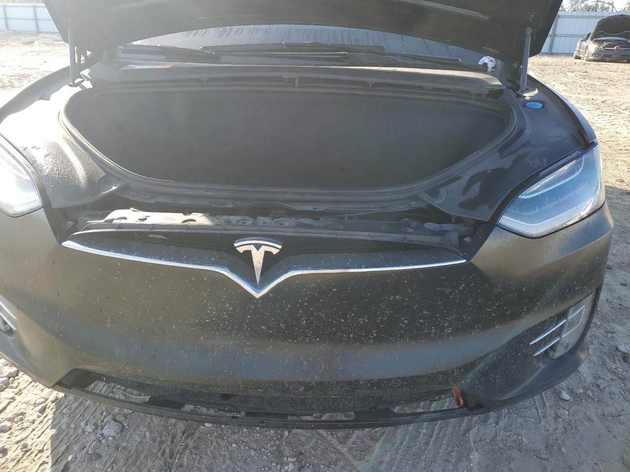 2017 Tesla Model X VIN: 5YJXCBE4XHF040743 Lot: 74010904