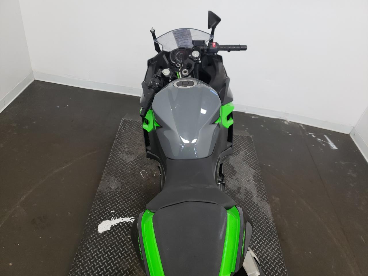 JKAEXKG12KDA29519 2019 Kawasaki Ex400