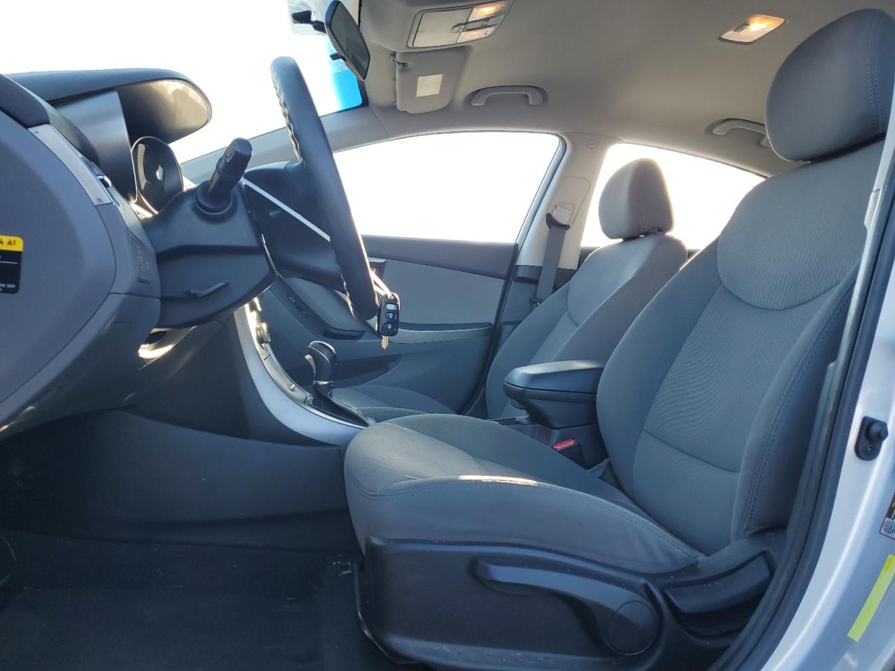 2016 Hyundai Elantra - Image 7