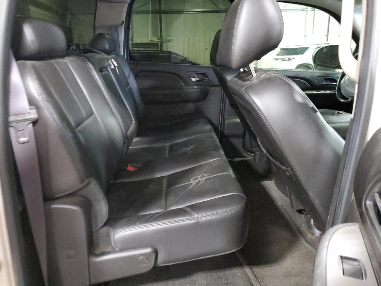 2012 Chevrolet Silverado - Image 10