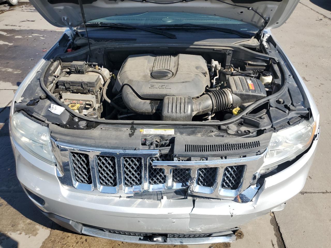 1J4RR6GG5BC683666 2011 Jeep Grand Cherokee Overland