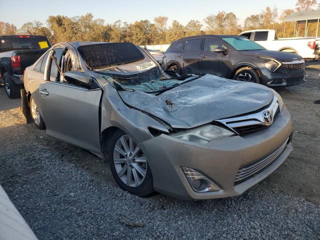 Sedans TOYOTA CAMRY 2014 Silver
