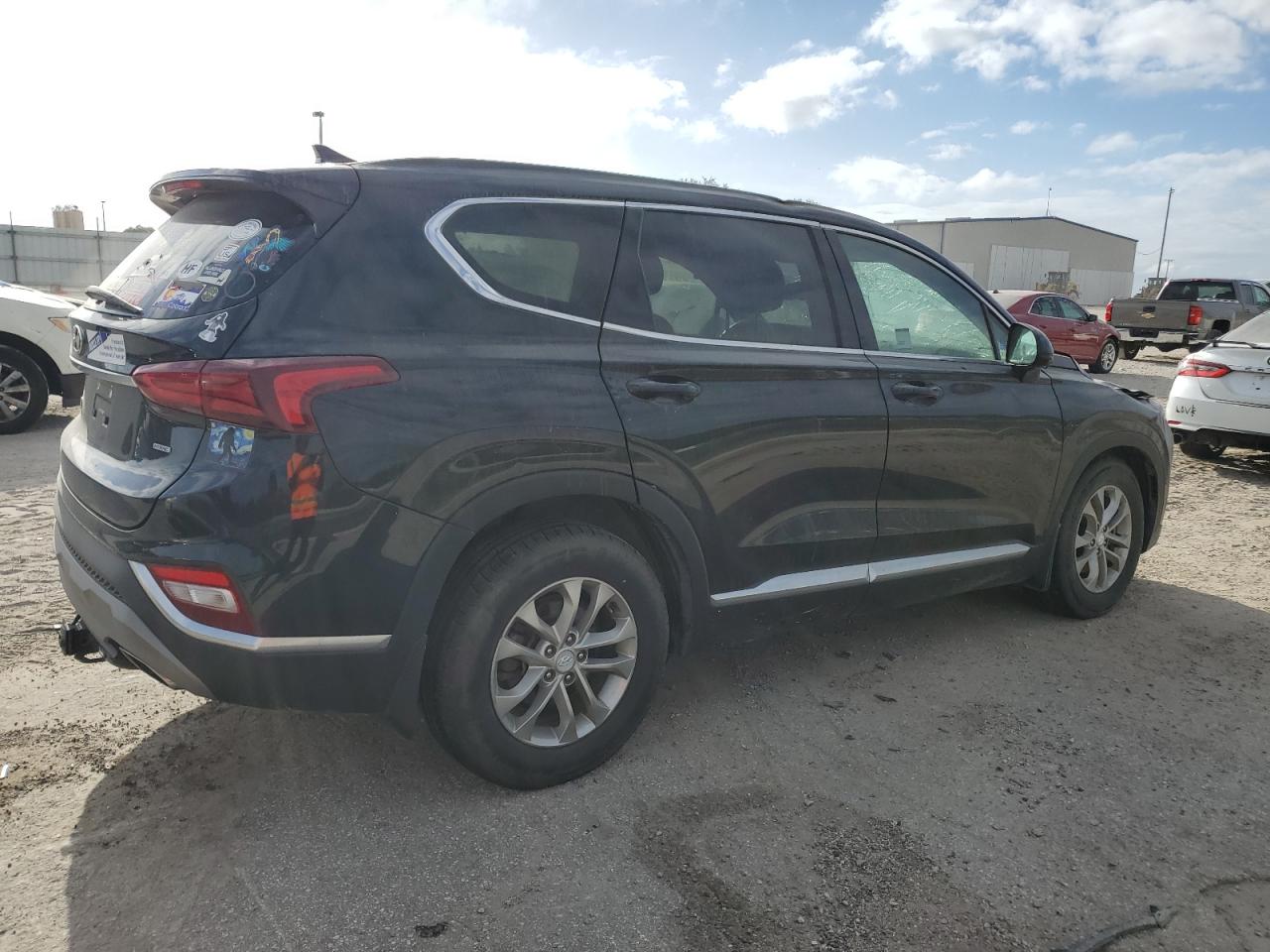 2020 Hyundai Santa Fe - Image 3