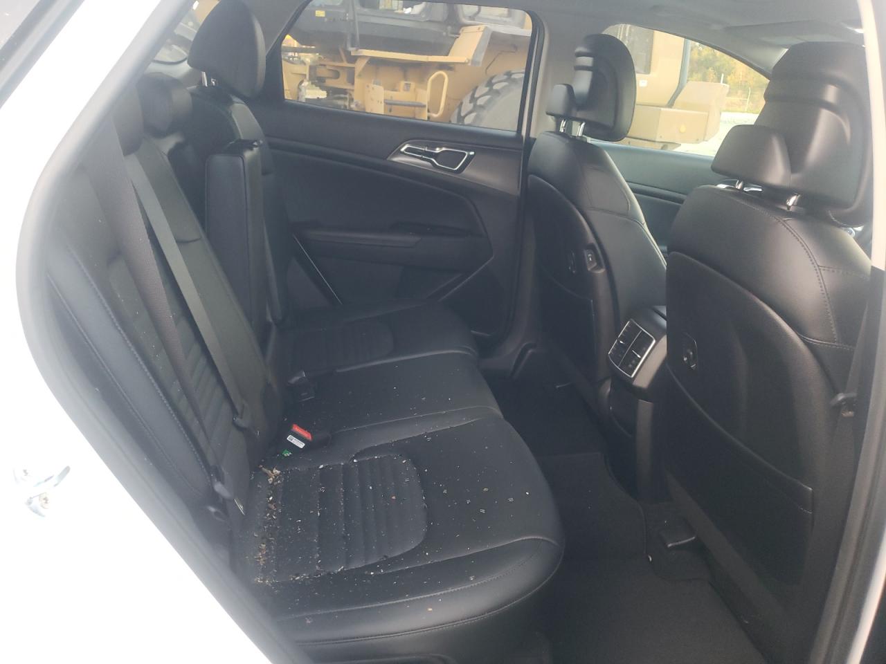 2023 Kia Sportage - Image 11