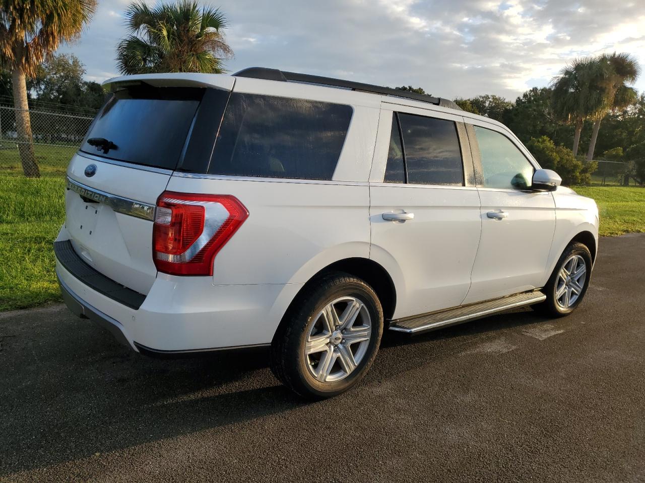 2020 Ford Expedition - Image 3