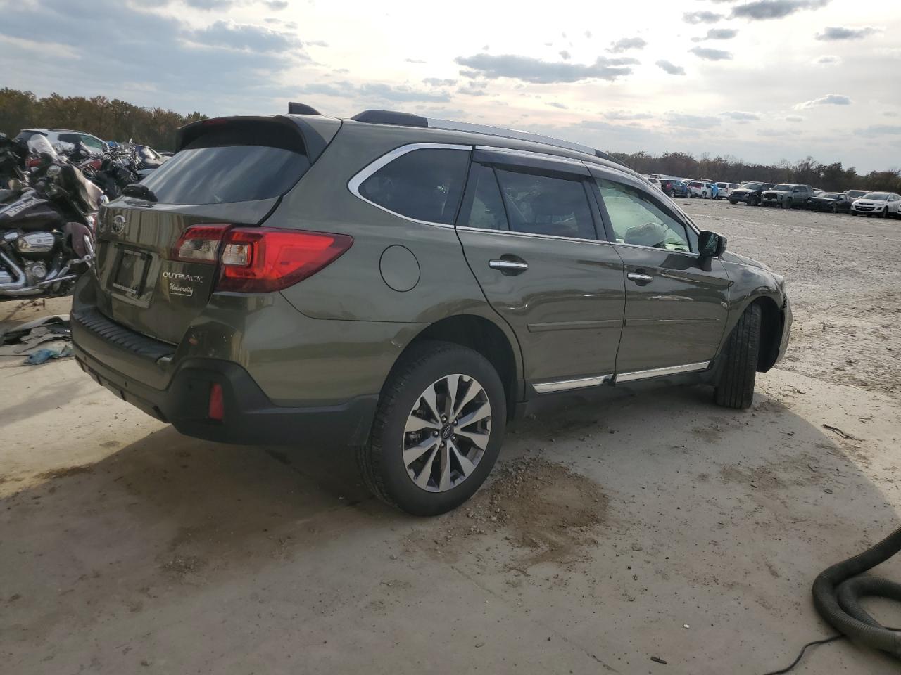 2018 Subaru Outback - Image 3