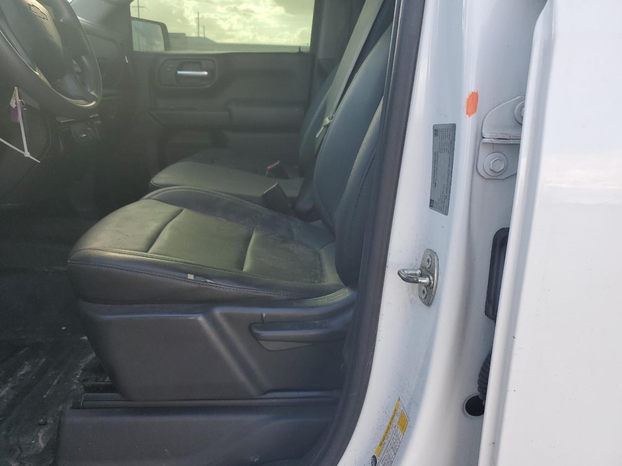 1GCRYAEH7KZ207908 2019 Chevrolet Silverado K1500