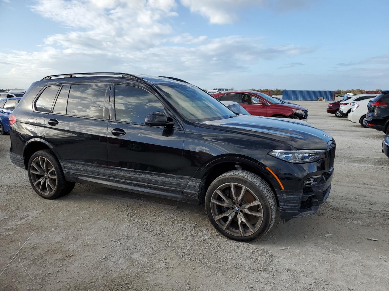 2022 BMW X7 - Image 4