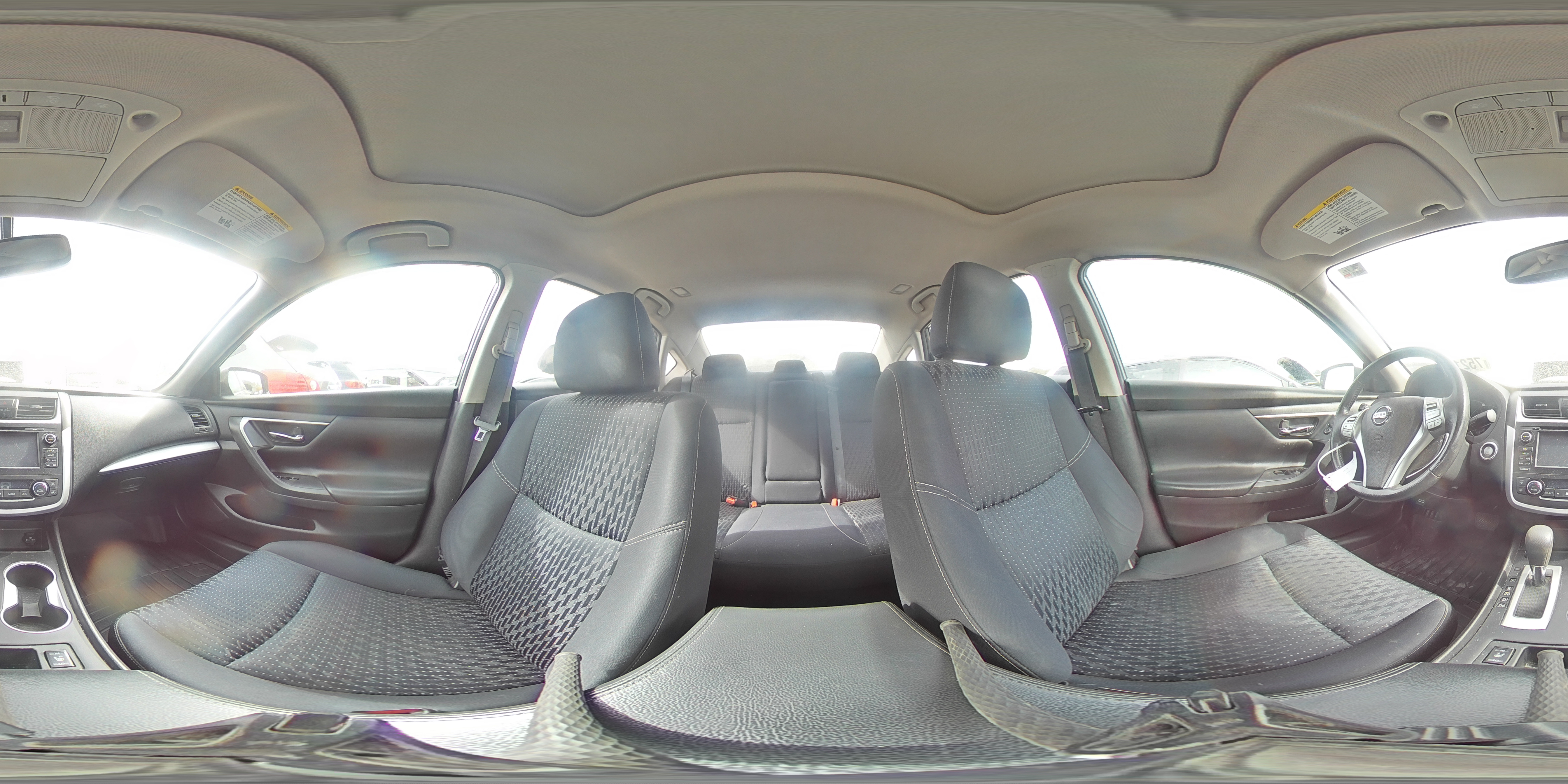 2017 Nissan Altima - Image 13