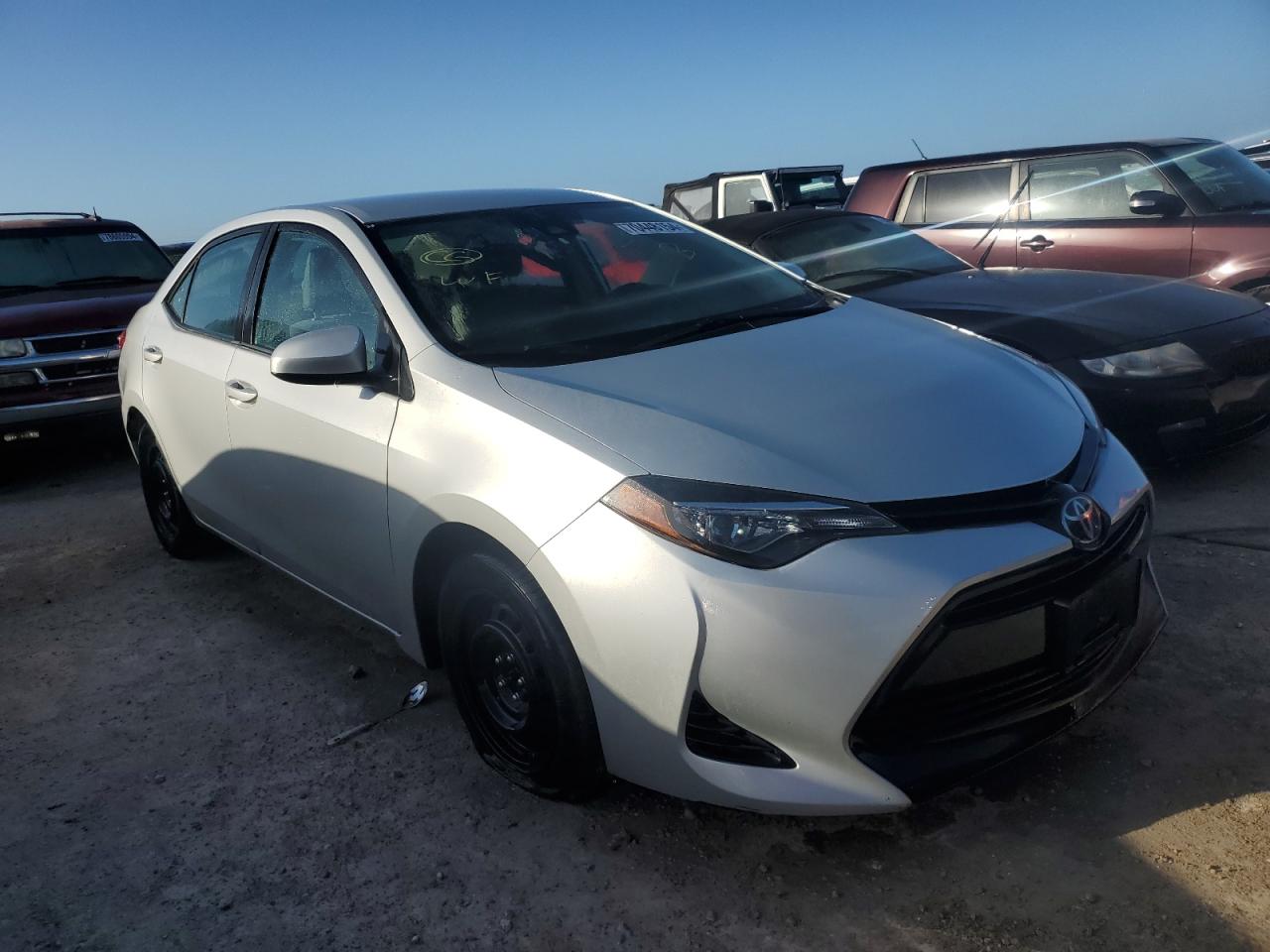 VIN 2T1BURHE5JC055097 2018 TOYOTA COROLLA no.4