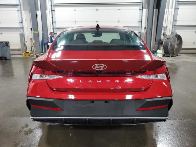  HYUNDAI ELANTRA 2024 Красный