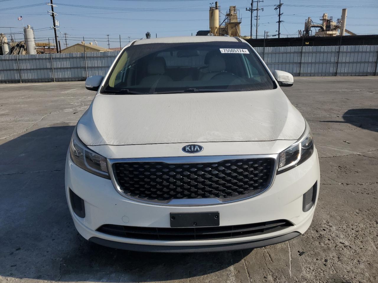 2015 Kia Sedona - Image 5