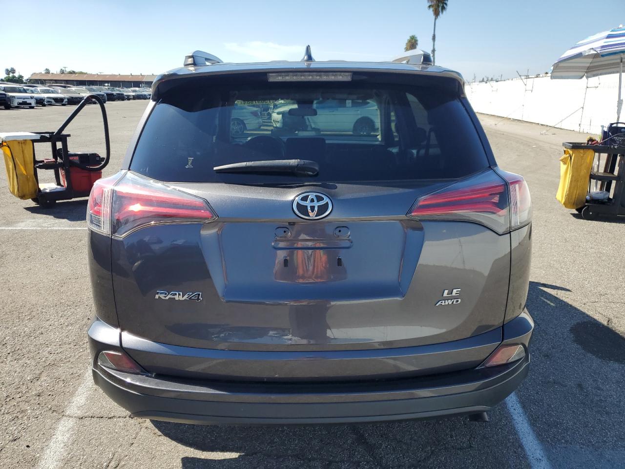 2017 Toyota Rav4 Le VIN: JTMBFREVXHJ711775 Lot: 75697684