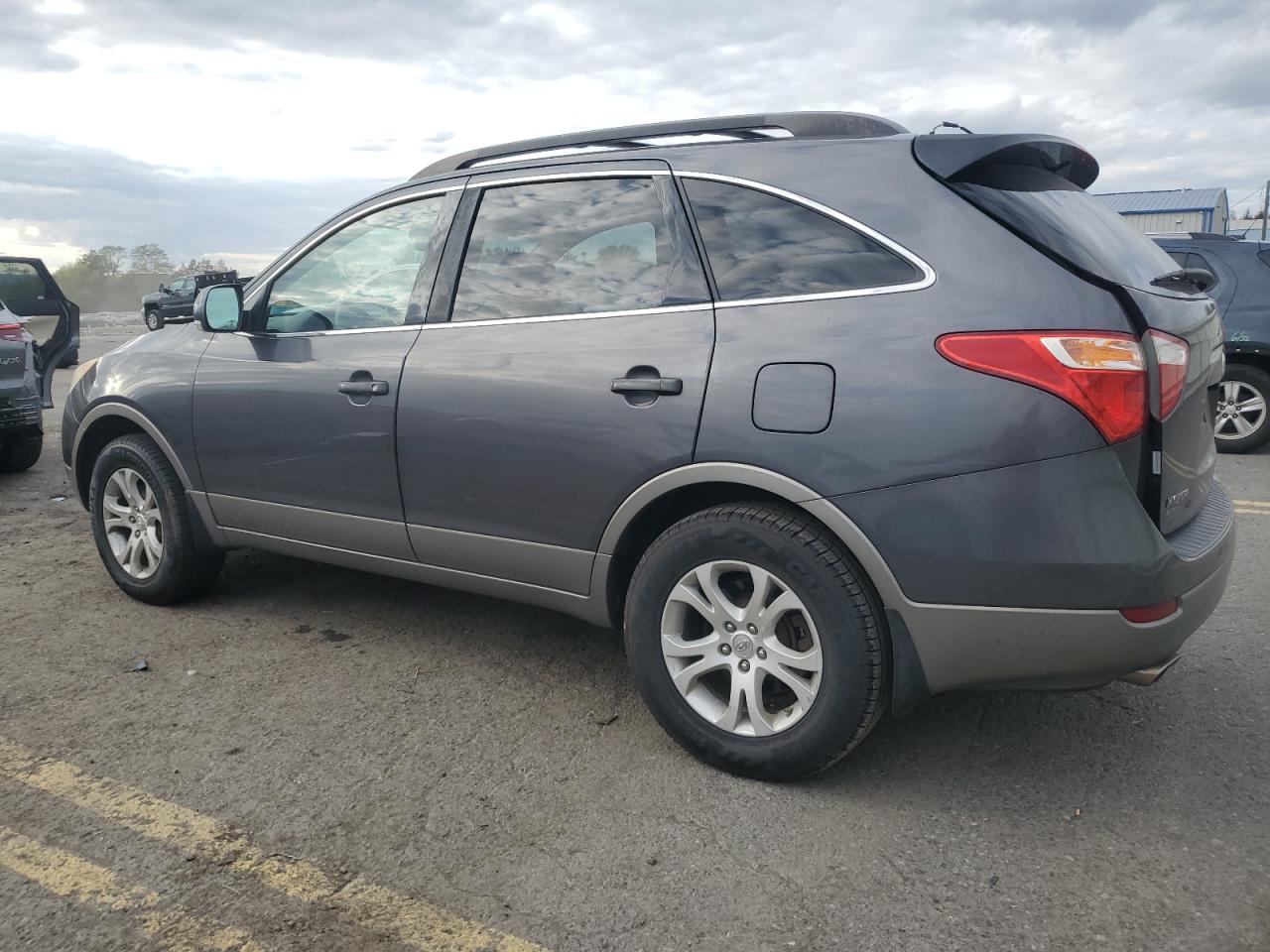 2010 Hyundai Veracruz - Image 2