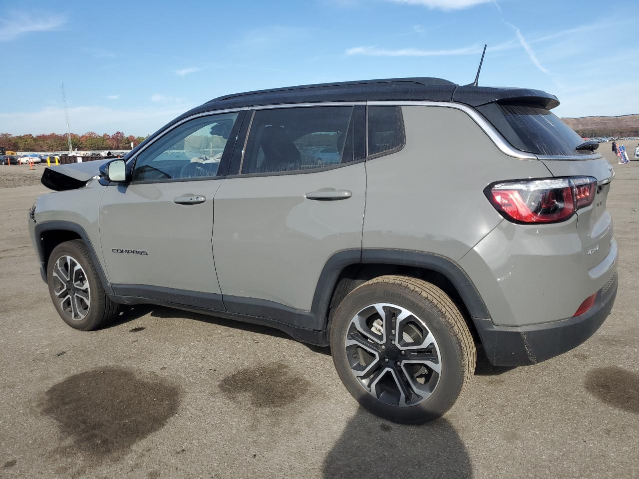 2022 Jeep Compass - Image 2
