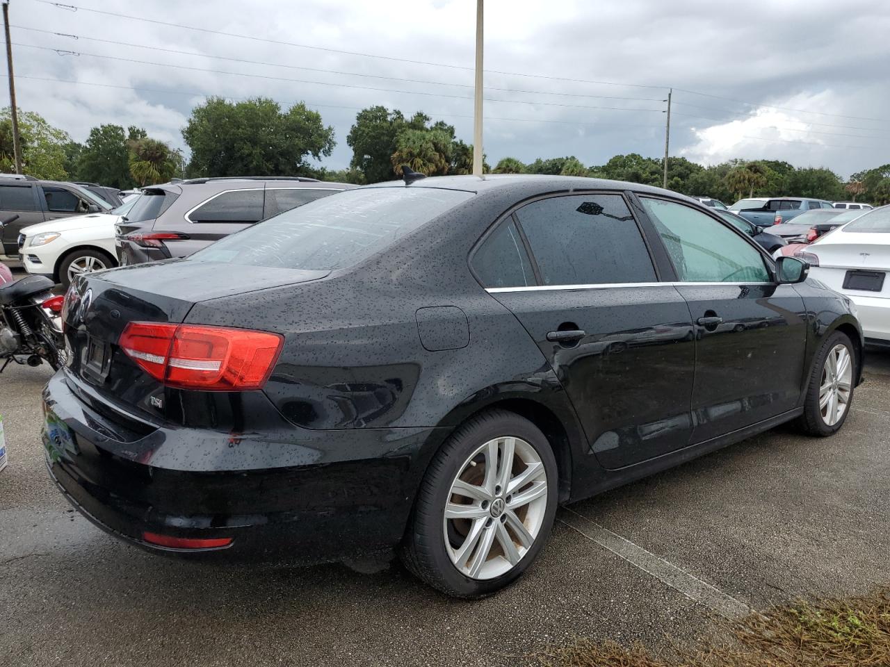 2015 Volkswagen Jetta - Image 3