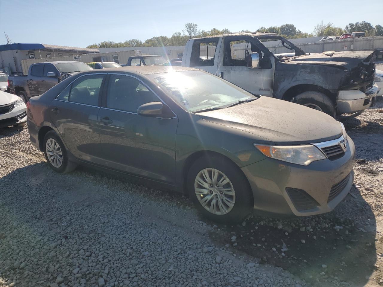 2014 Toyota Camry - Image 4