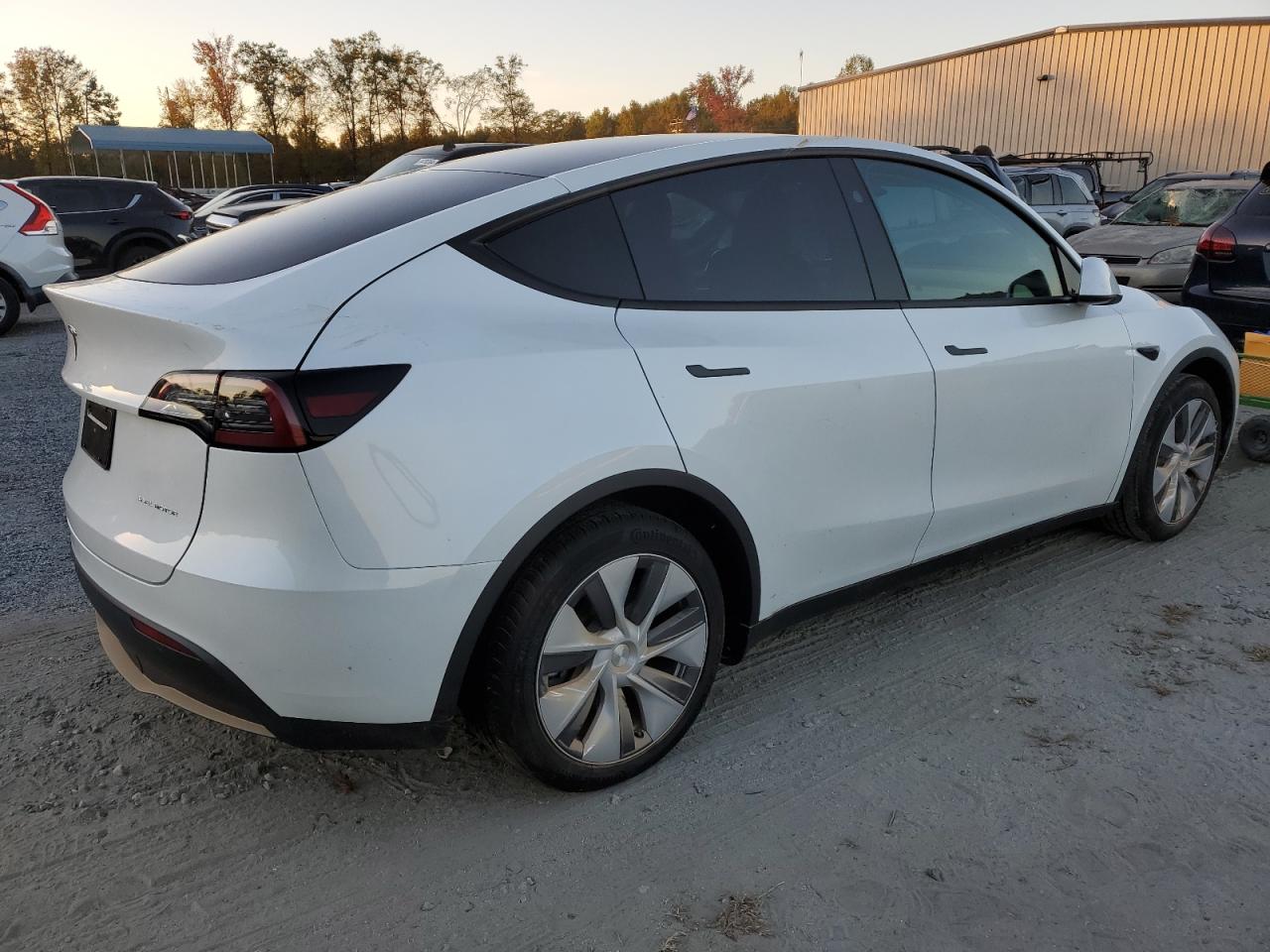 7SAYGAEE7RF091388 2024 Tesla Model Y