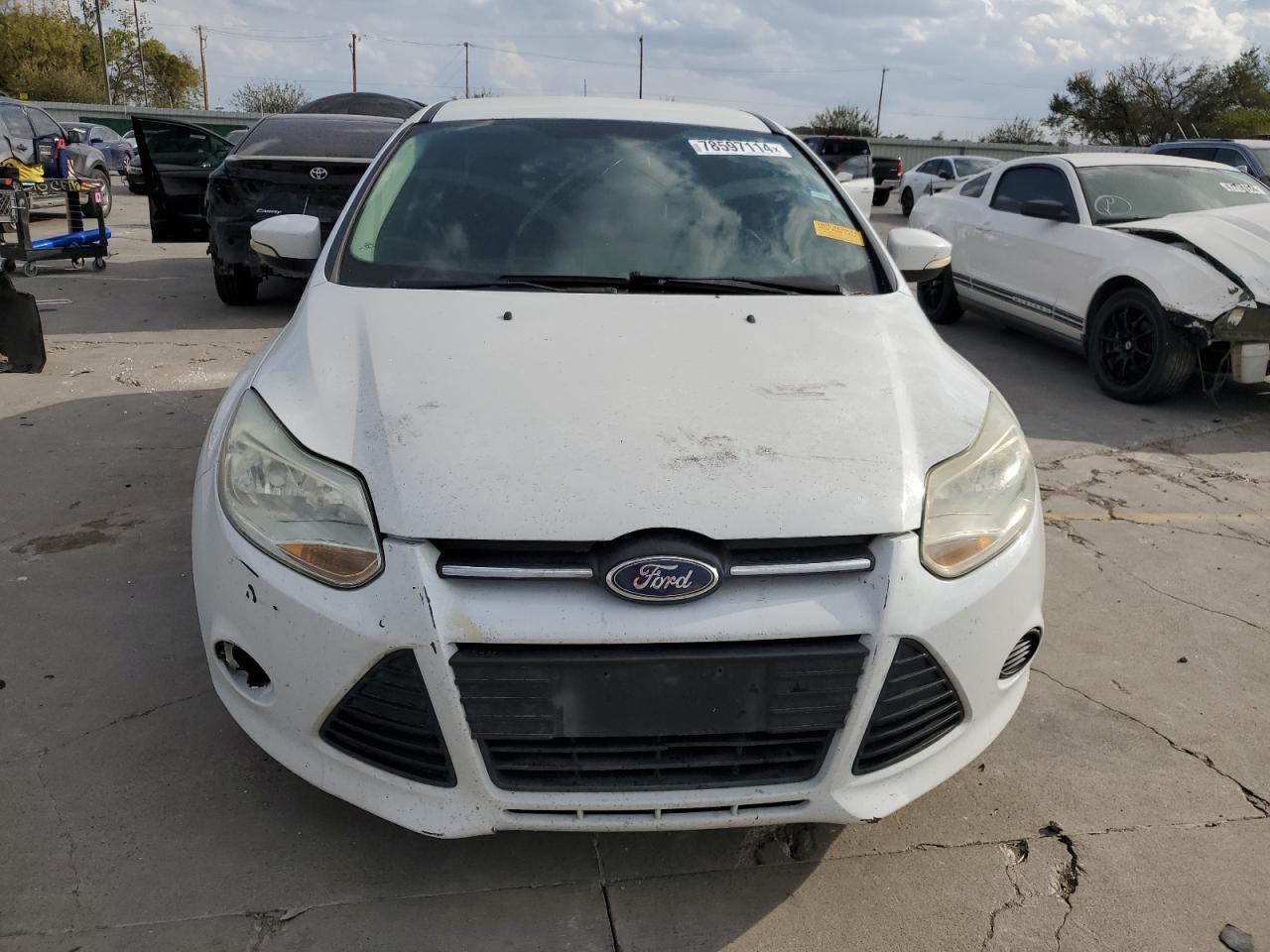 VIN 1FADP3F26EL224411 2014 FORD FOCUS no.5