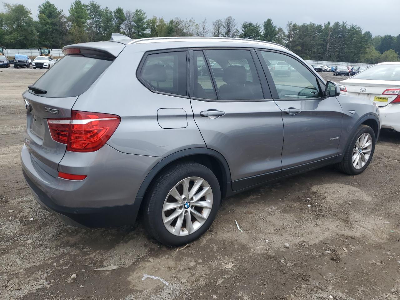 VIN 5UXWX9C53G0D82098 2016 BMW X3 no.3