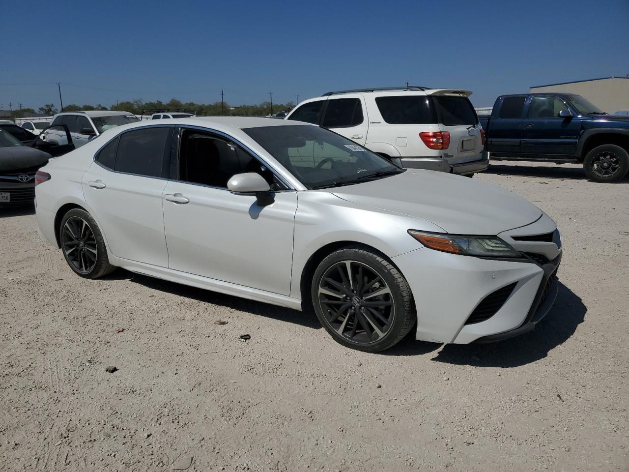 VIN 4T1B61HK2JU101193 2018 TOYOTA CAMRY no.4