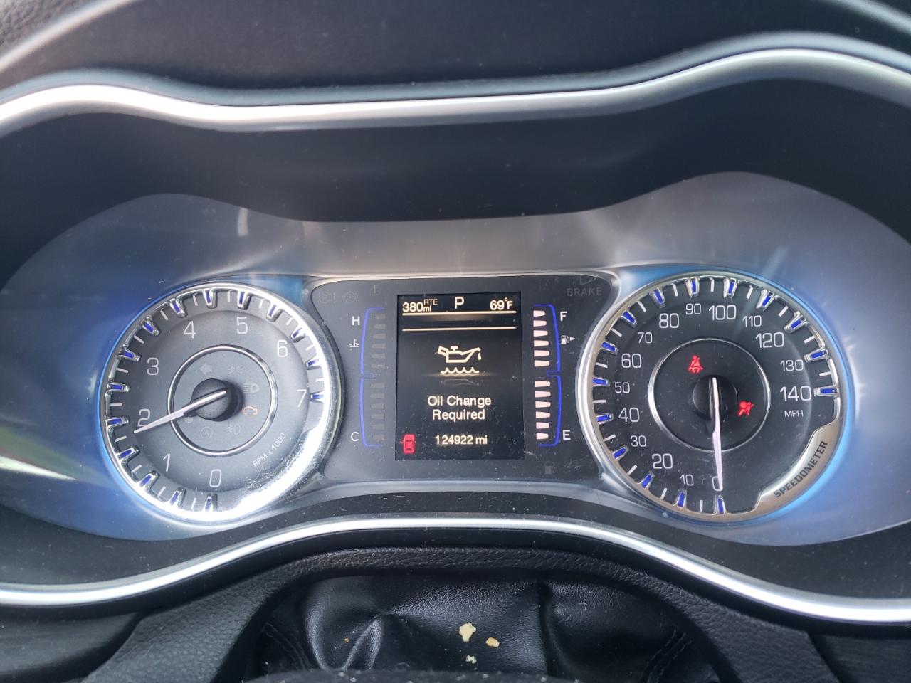 2015 Chrysler 200 - Image 9