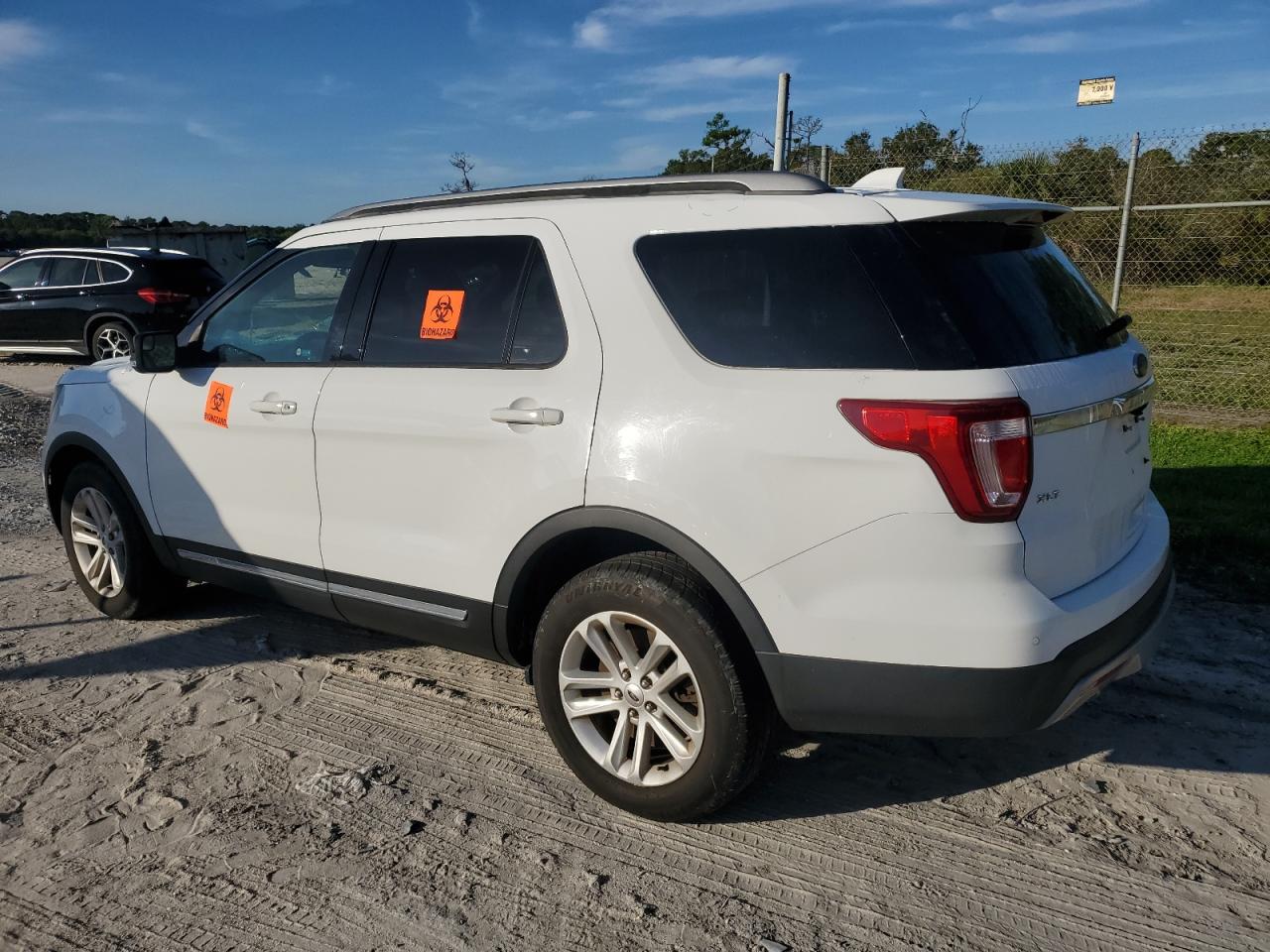 1FM5K7D84HGC51076 2017 FORD EXPLORER - Image 2