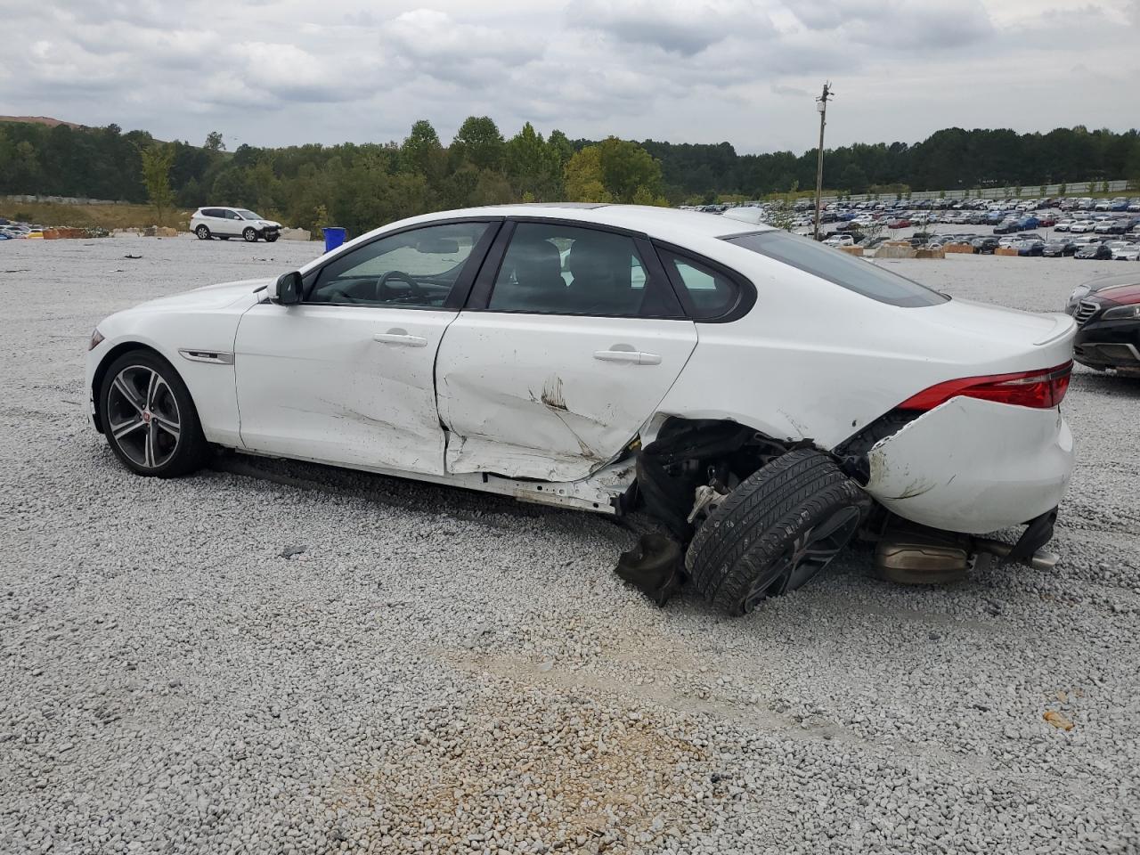 2018 Jaguar XF - Image 2