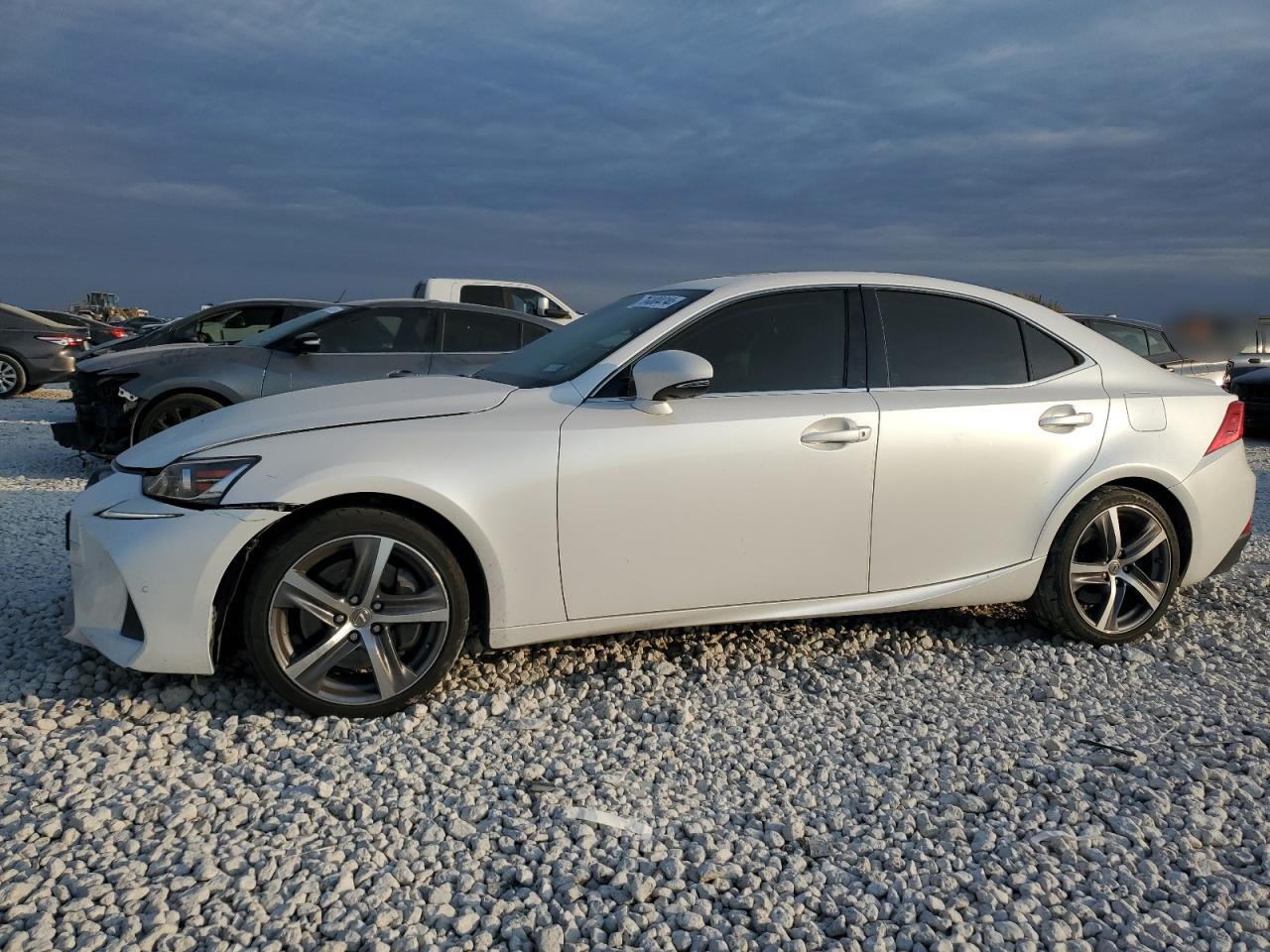 2019 LEXUS IS