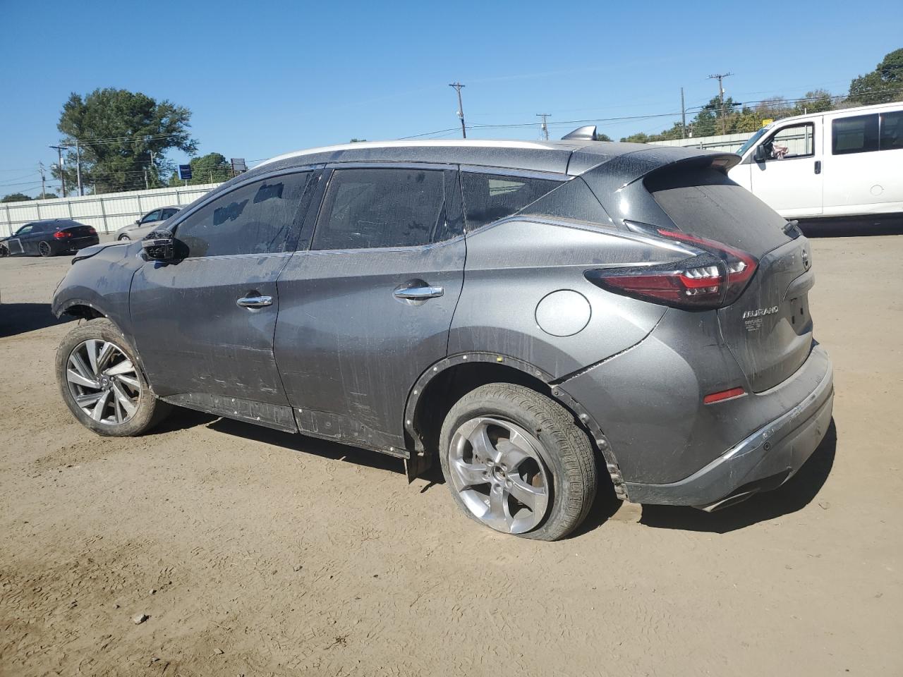 2019 Nissan Murano - Image 2