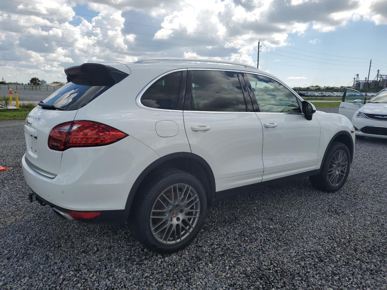 2013 Porsche Cayenne S VIN: WP1AB2A27DLA85352 Lot: 73949734