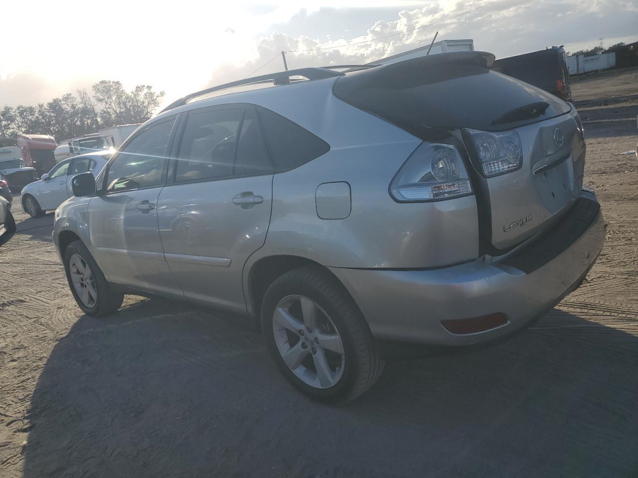 2004 Lexus RX - Image 2