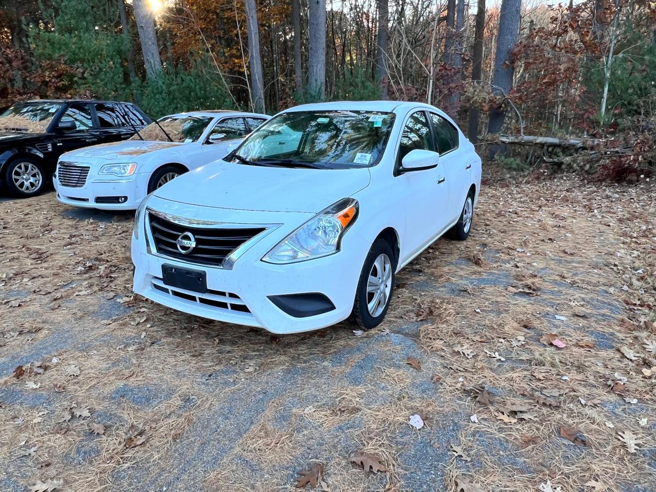 2019 Nissan Versa - Image 2