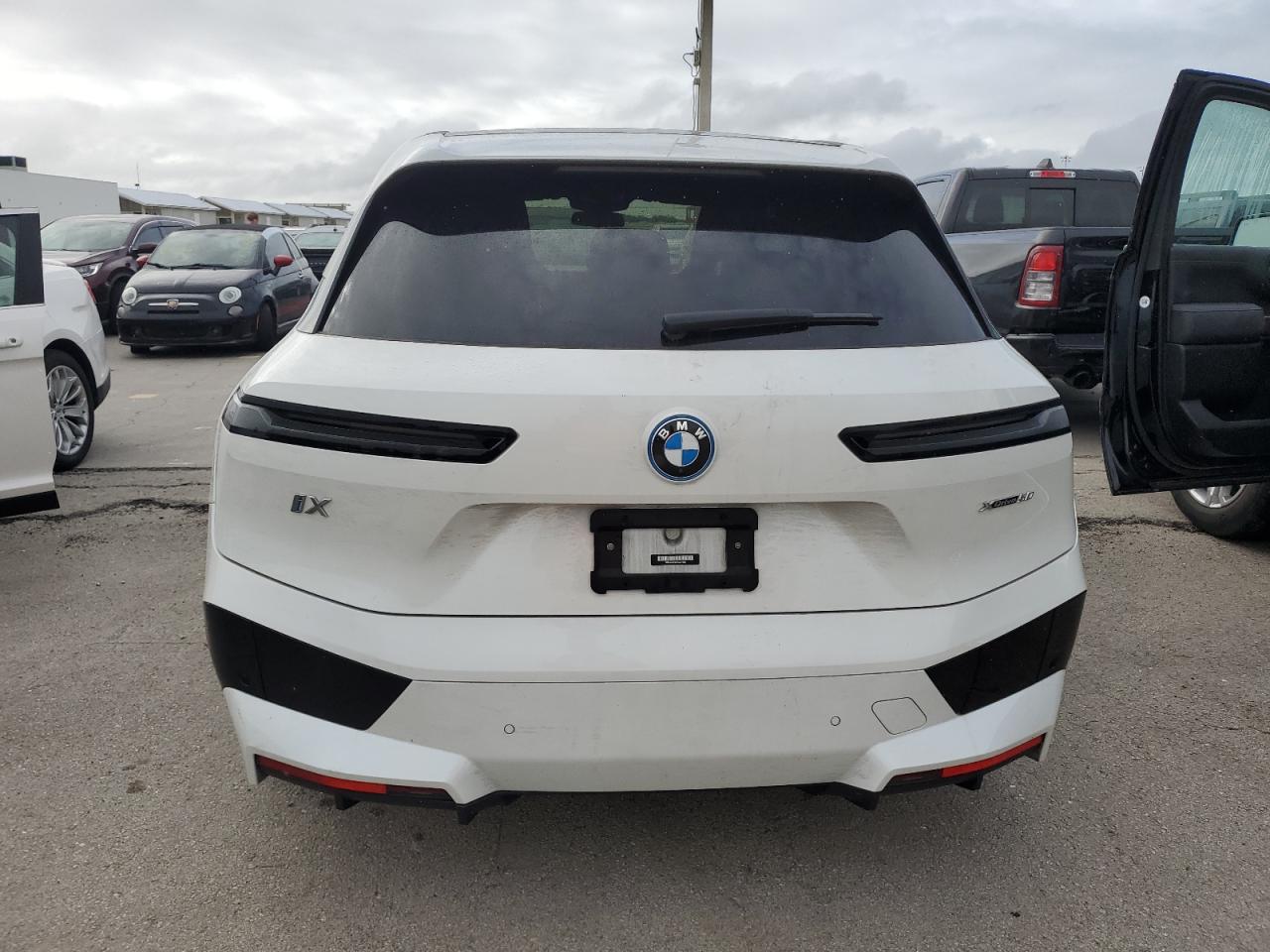 2023 BMW Ix xDrive50 VIN: WB523CF03PCL57590 Lot: 75083144