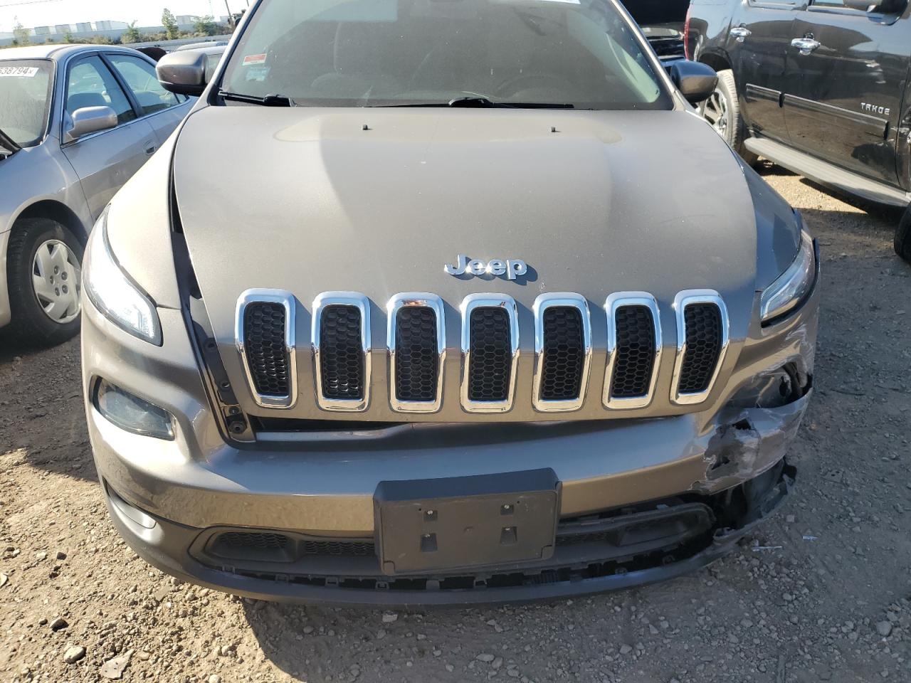 2017 Jeep Grand Cherokee - Image 5