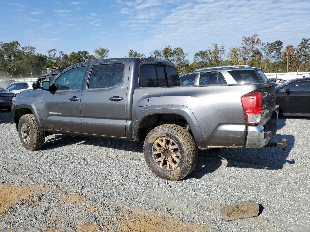 VIN 5TFCZ5AN5HX063656 2017 TOYOTA TACOMA no.2