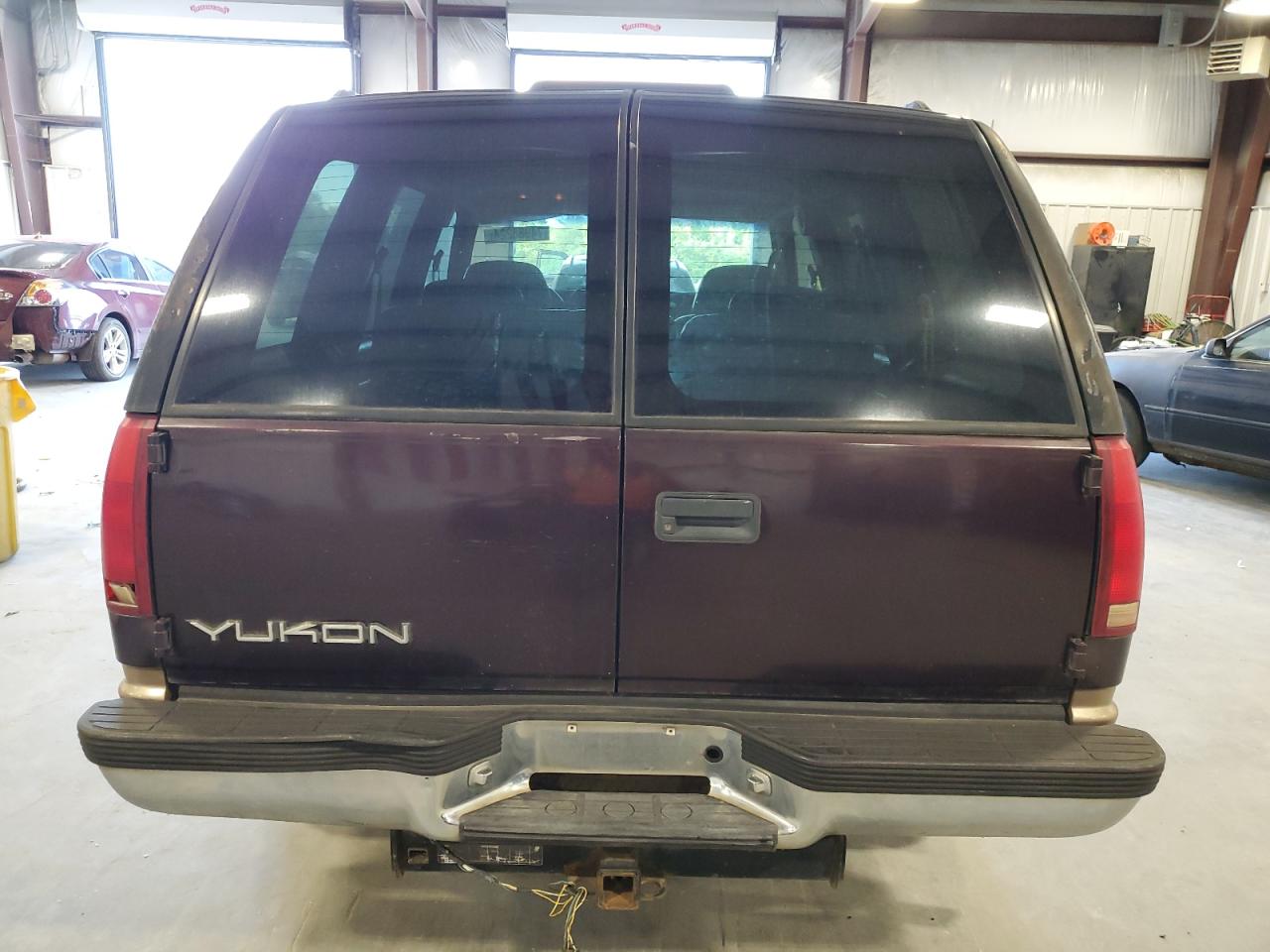 1997 GMC Yukon VIN: 1GKEC13R2VJ734299 Lot: 74988224