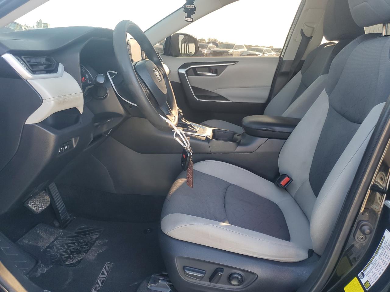 2021 Toyota Rav4 Xle VIN: 2T3W1RFV6MC172664 Lot: 74668694