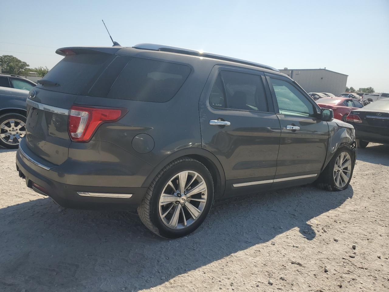 2019 Ford Explorer - Image 3