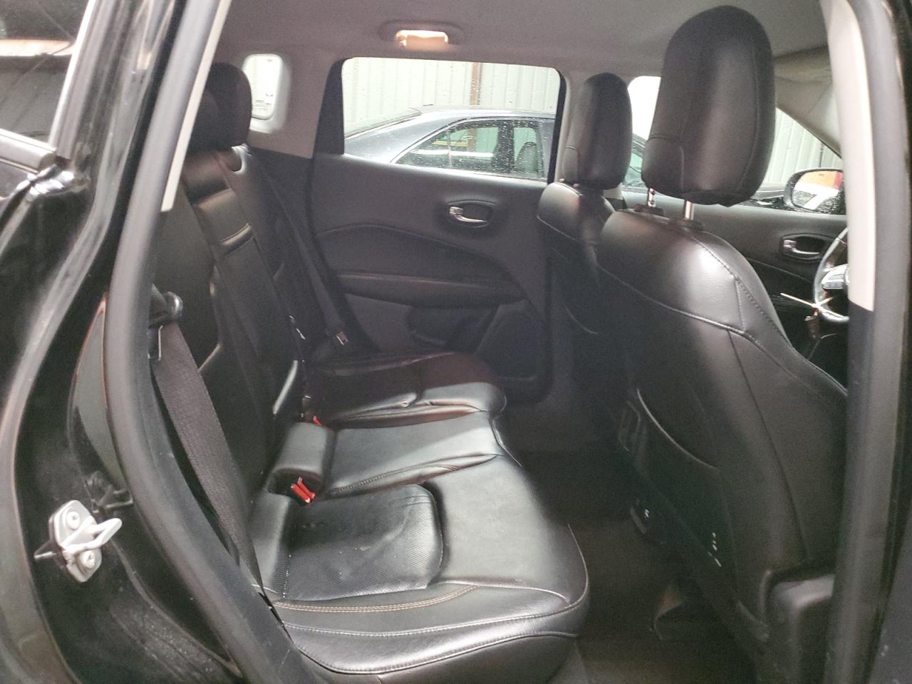 2018 Jeep Compass - Image 11