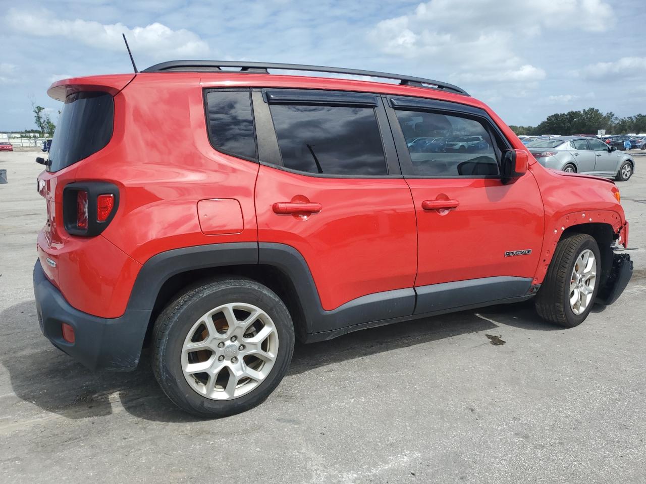 VIN ZACCJABB3JPH17325 2018 JEEP RENEGADE no.3