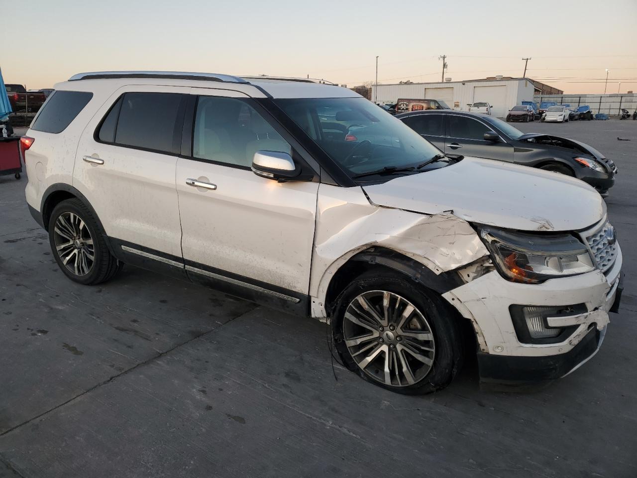 2016 Ford Explorer - Image 4
