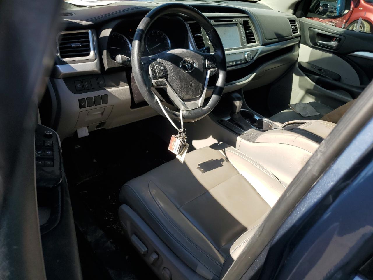 5TDJZRFH5JS846571 2018 Toyota Highlander Se