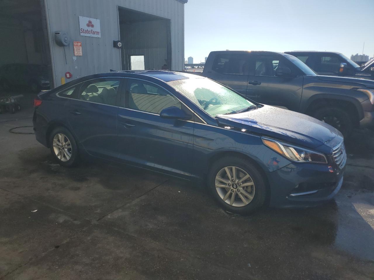 2017 Hyundai Sonata - Image 4